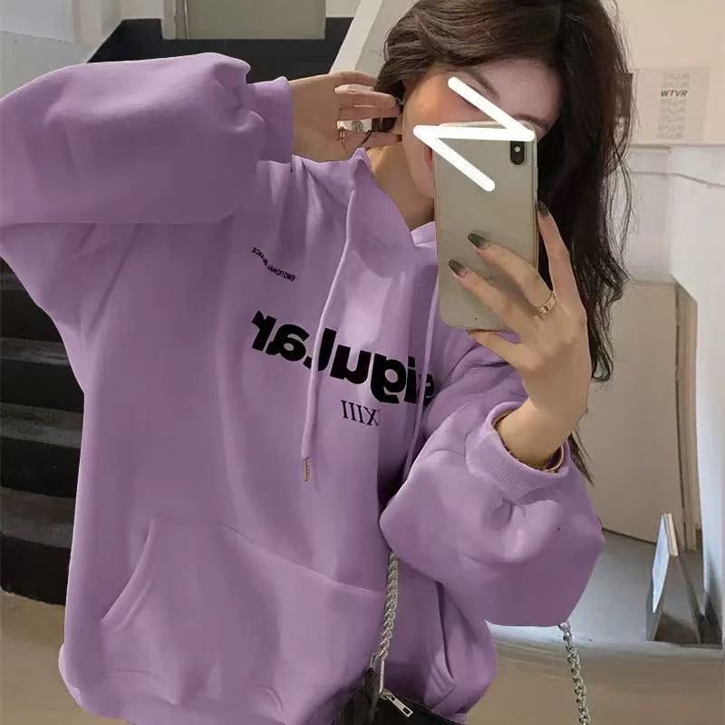 Cold Weather Has NO Business Ruining Your Cute Fits — This Fleece Sweatshirt Fixes That ❄️🔥